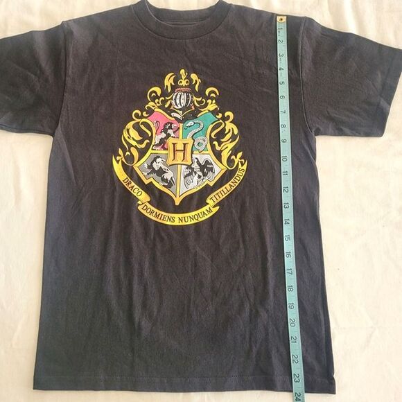 Harry Potter Hogwarts Crest Youth T-Shirt - Size Medium Unisex - Black - Picture 9 of 9